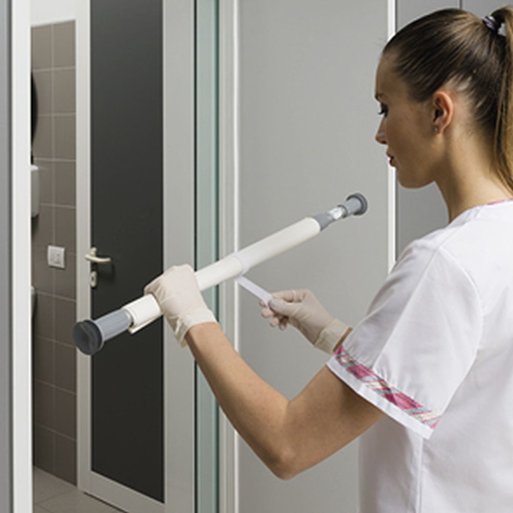 BEZPEČNOSTNÁ ZNAČKA NA DVERE "Prebieha čistenie" – Obrázok 3